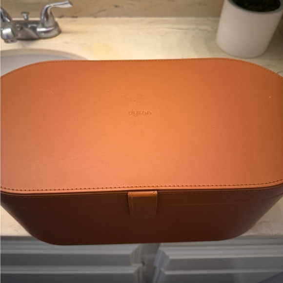 Dyson Airwrap in Nickel/Fuchsia - Picture 12 of 14